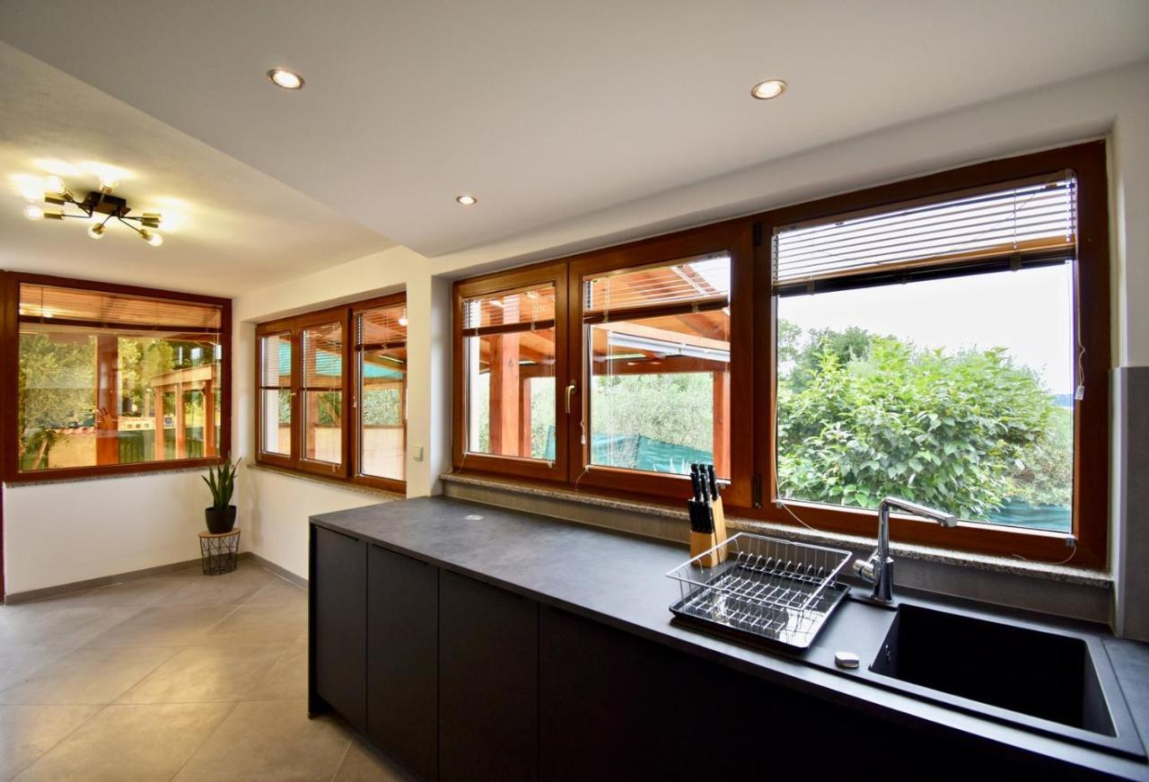 Relaxing Holiday House With Terrace Sea View Medulin Exterior photo