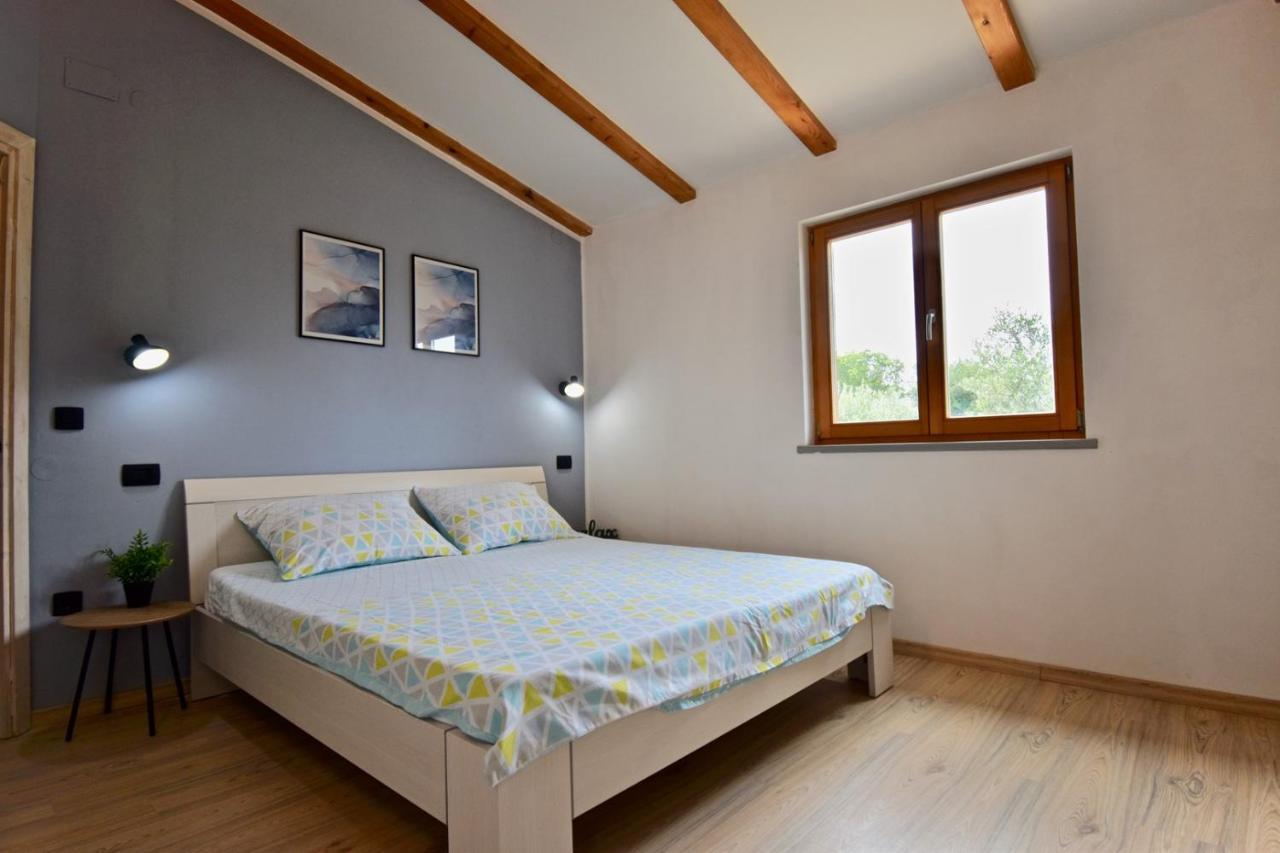 Relaxing Holiday House With Terrace Sea View Medulin Exterior photo