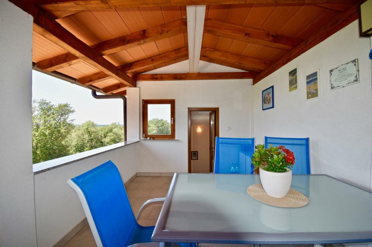 Relaxing Holiday House With Terrace Sea View Medulin Exterior photo